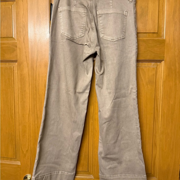 Kut from the Kloth High Rise Jeans in the color stone - Picture 2 of 5